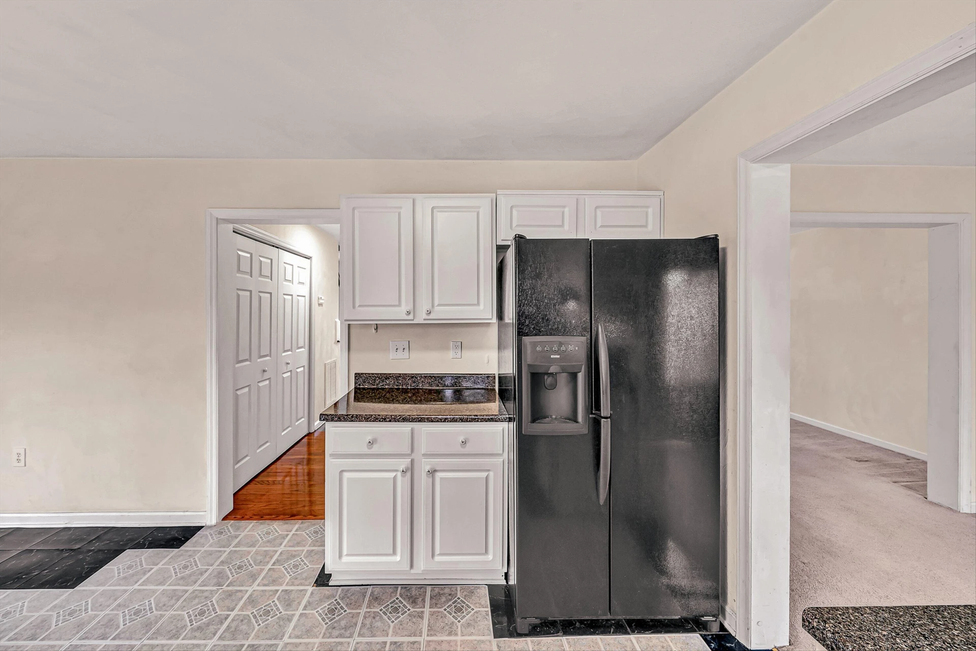 6940 Linn DR - Photo 13