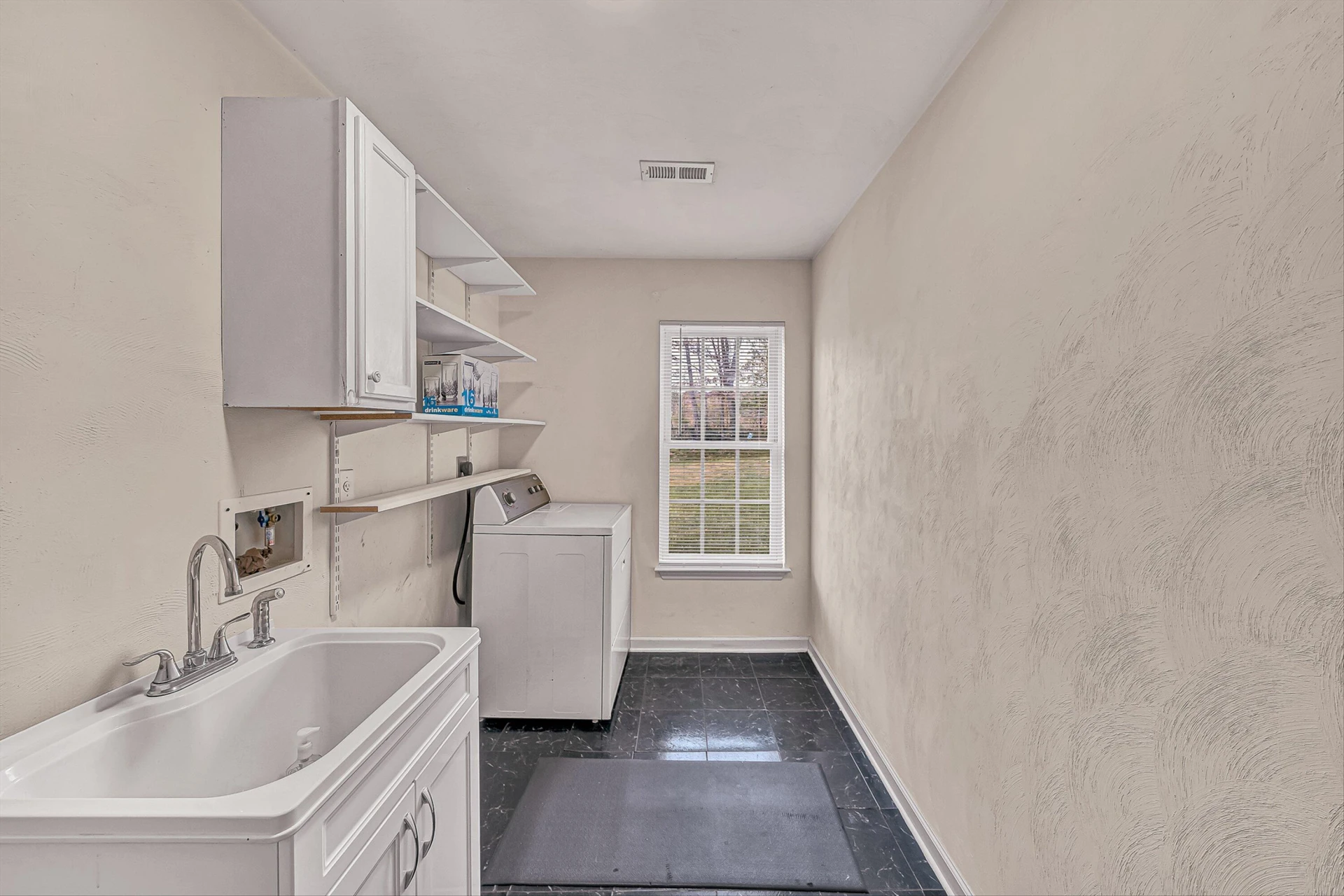 6940 Linn DR - Photo 14