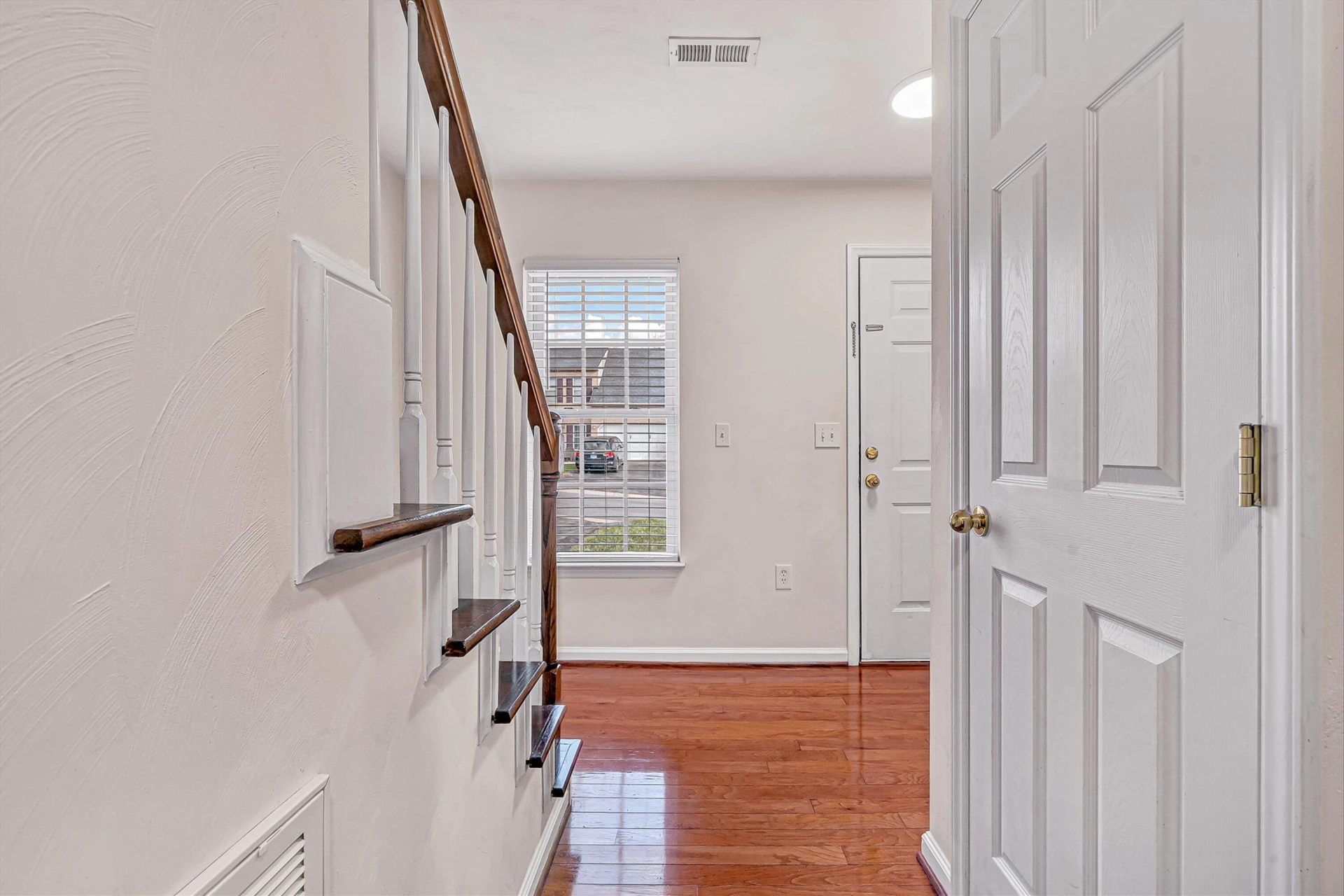 6940 Linn DR - Photo 3
