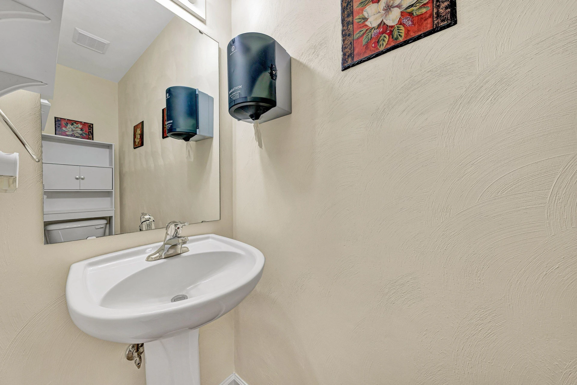6940 Linn DR - Photo 4