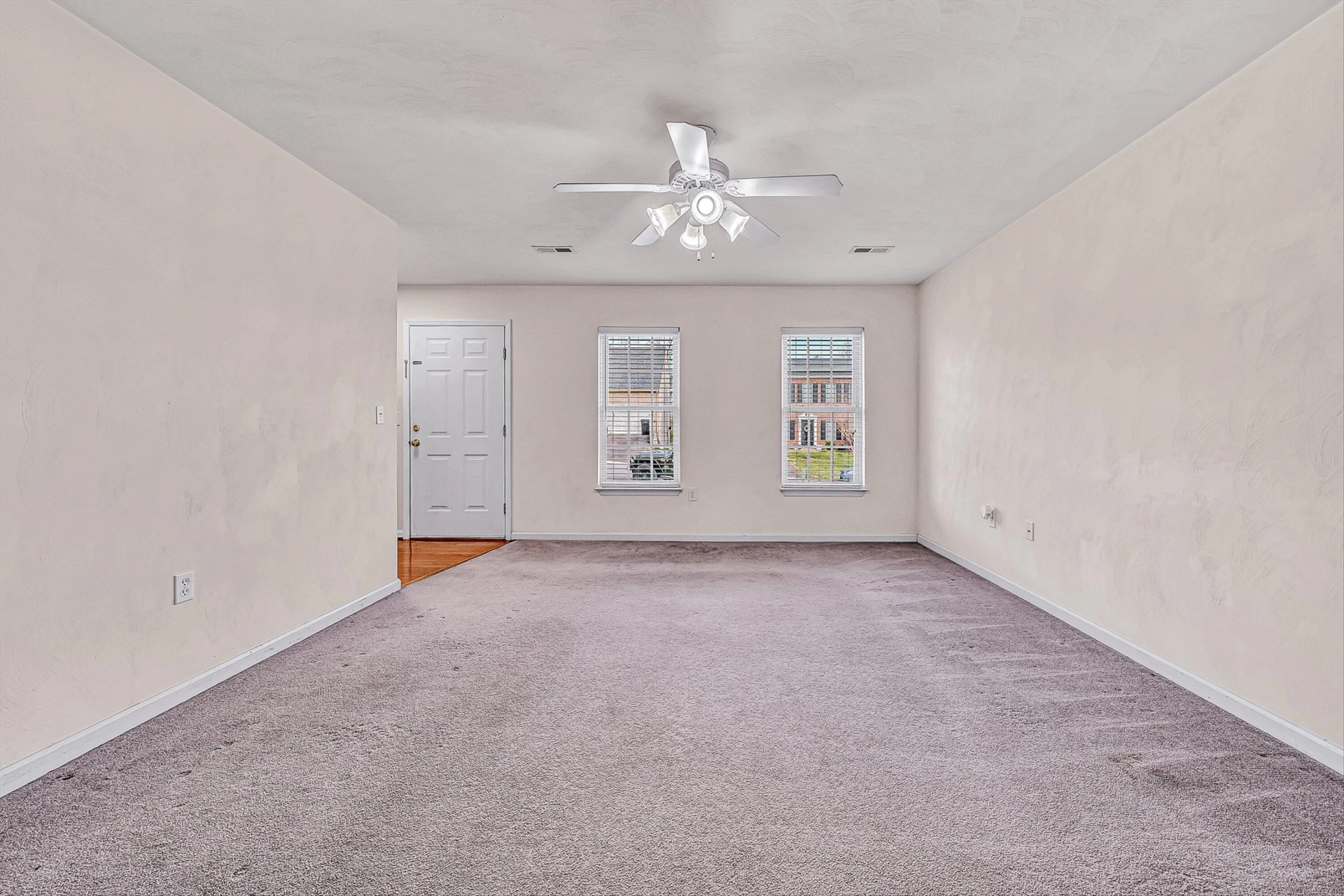 6940 Linn DR - Photo 6