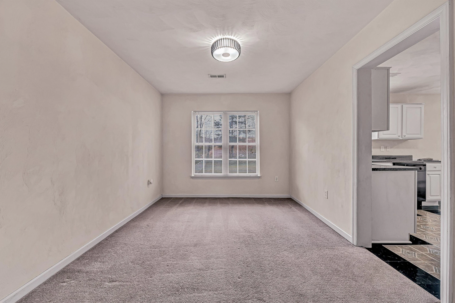 6940 Linn DR - Photo 8
