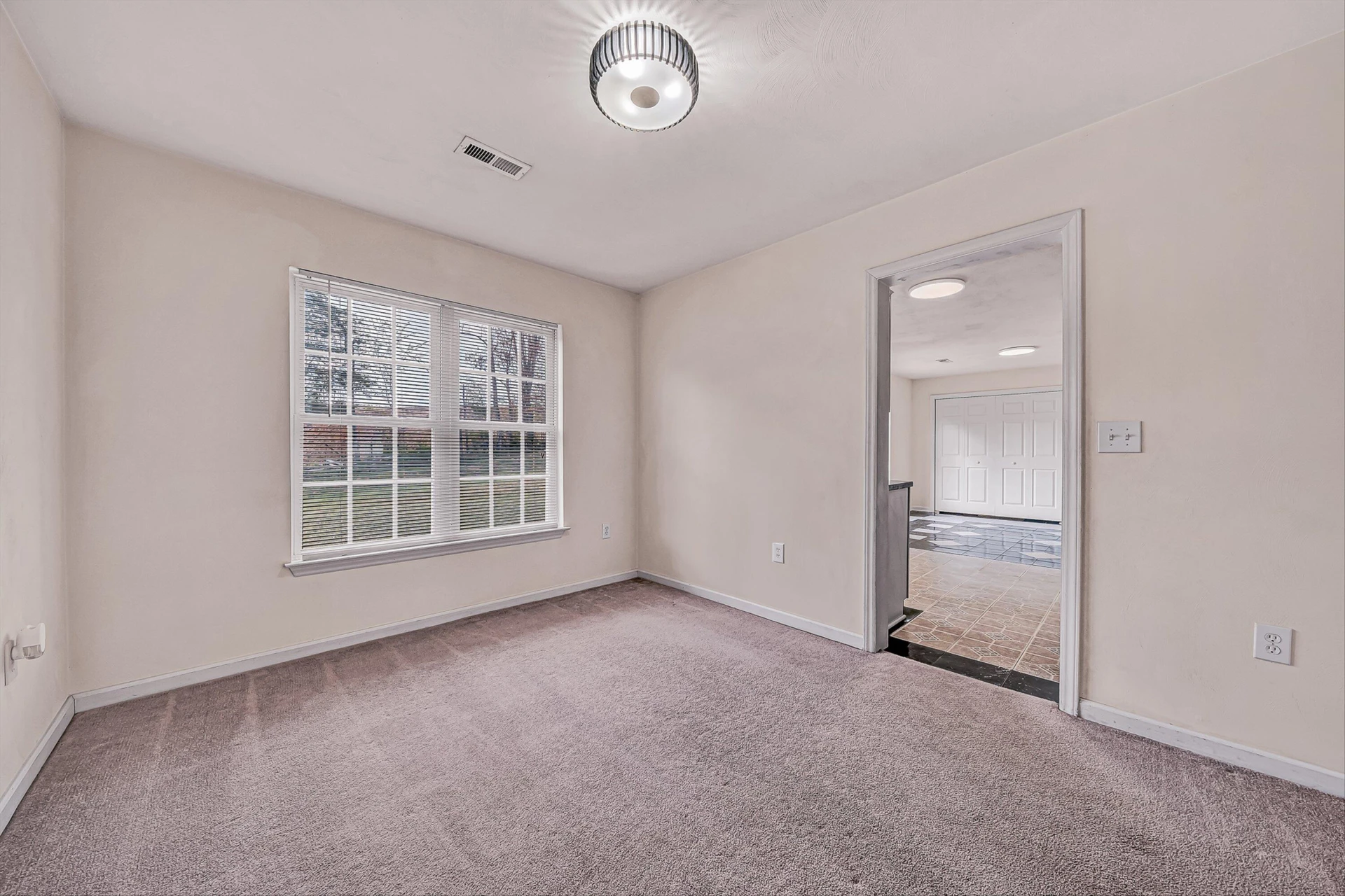6940 Linn DR - Photo 9