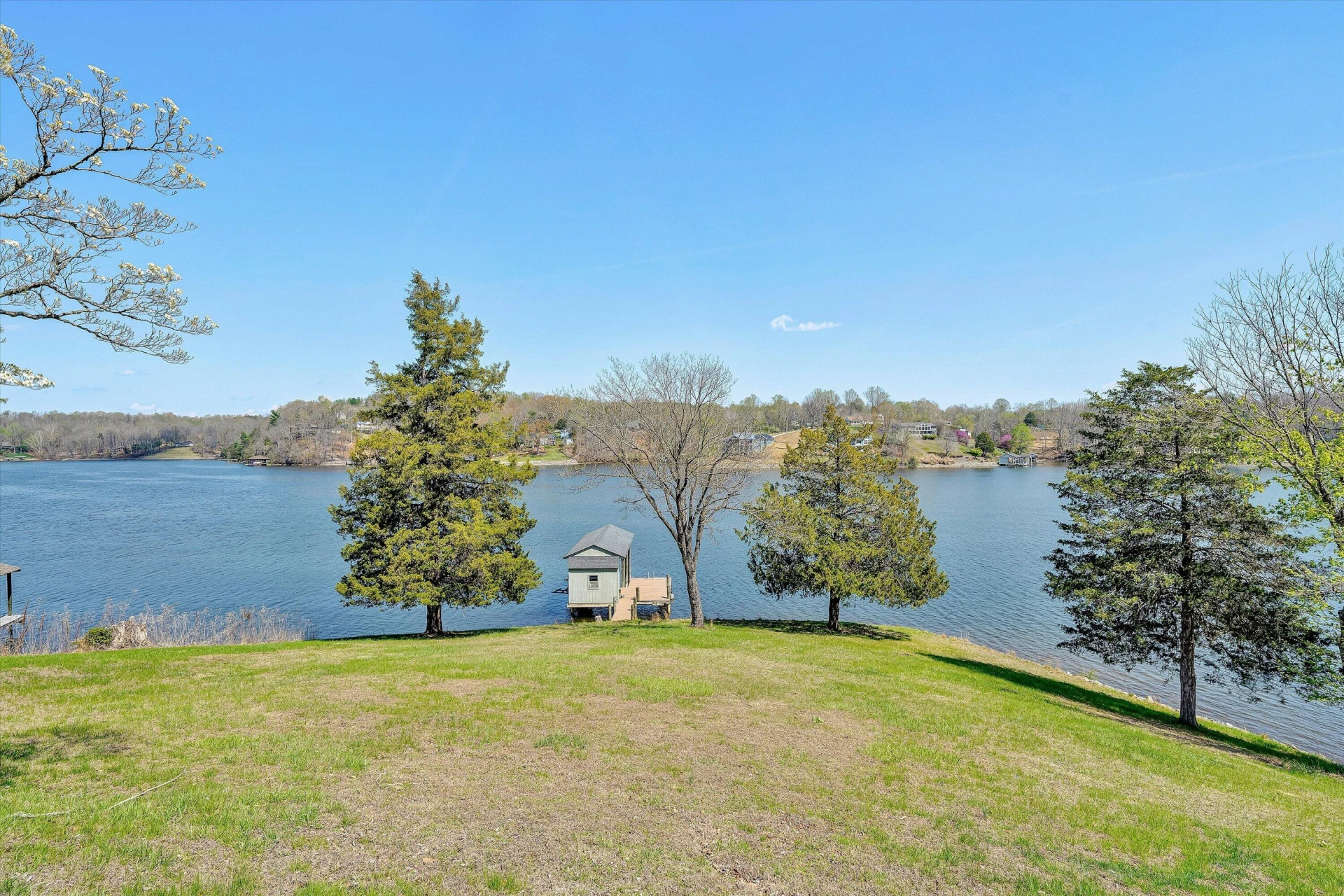 1351 Ellis RD - Photo 2