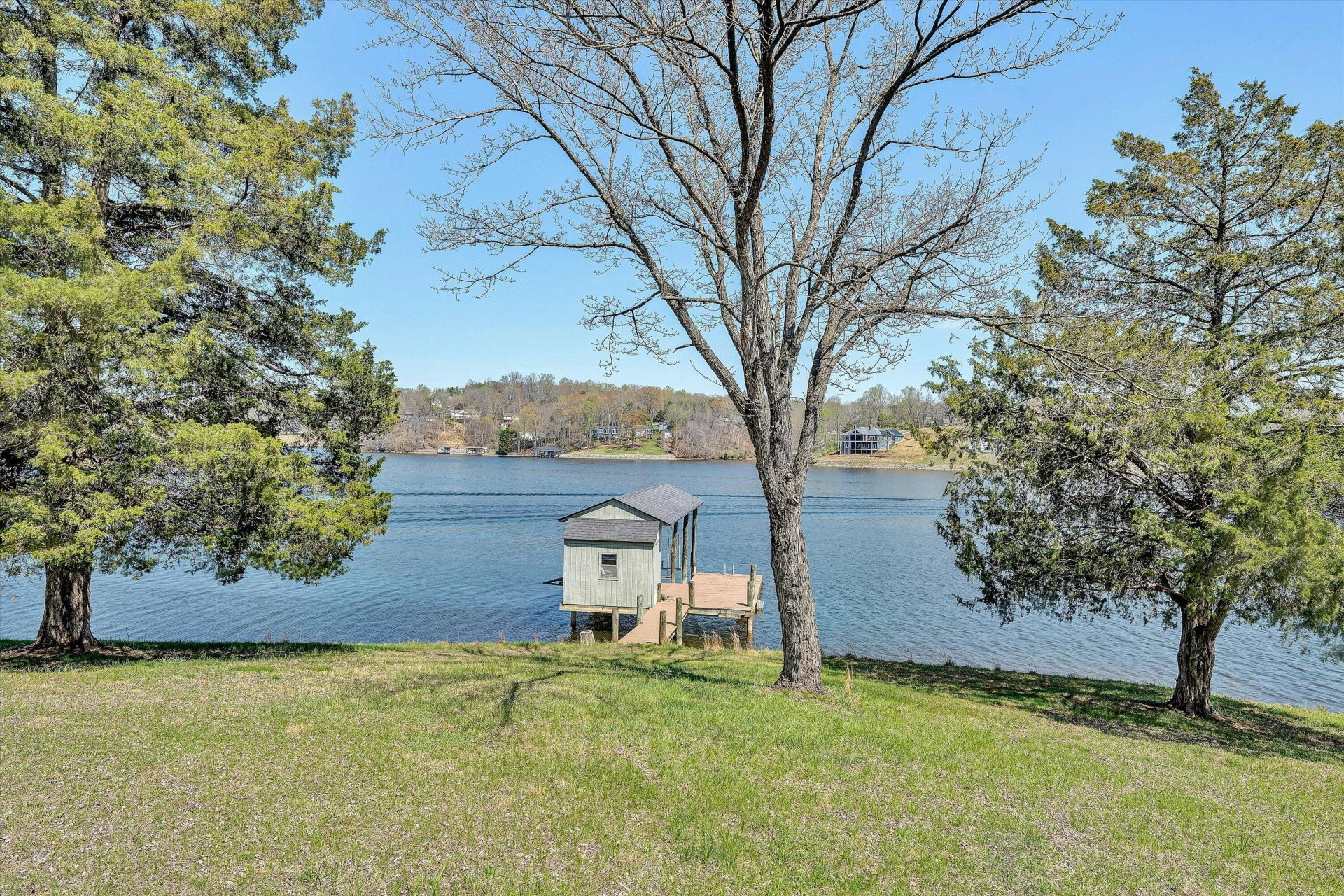 1351 Ellis RD - Photo 3