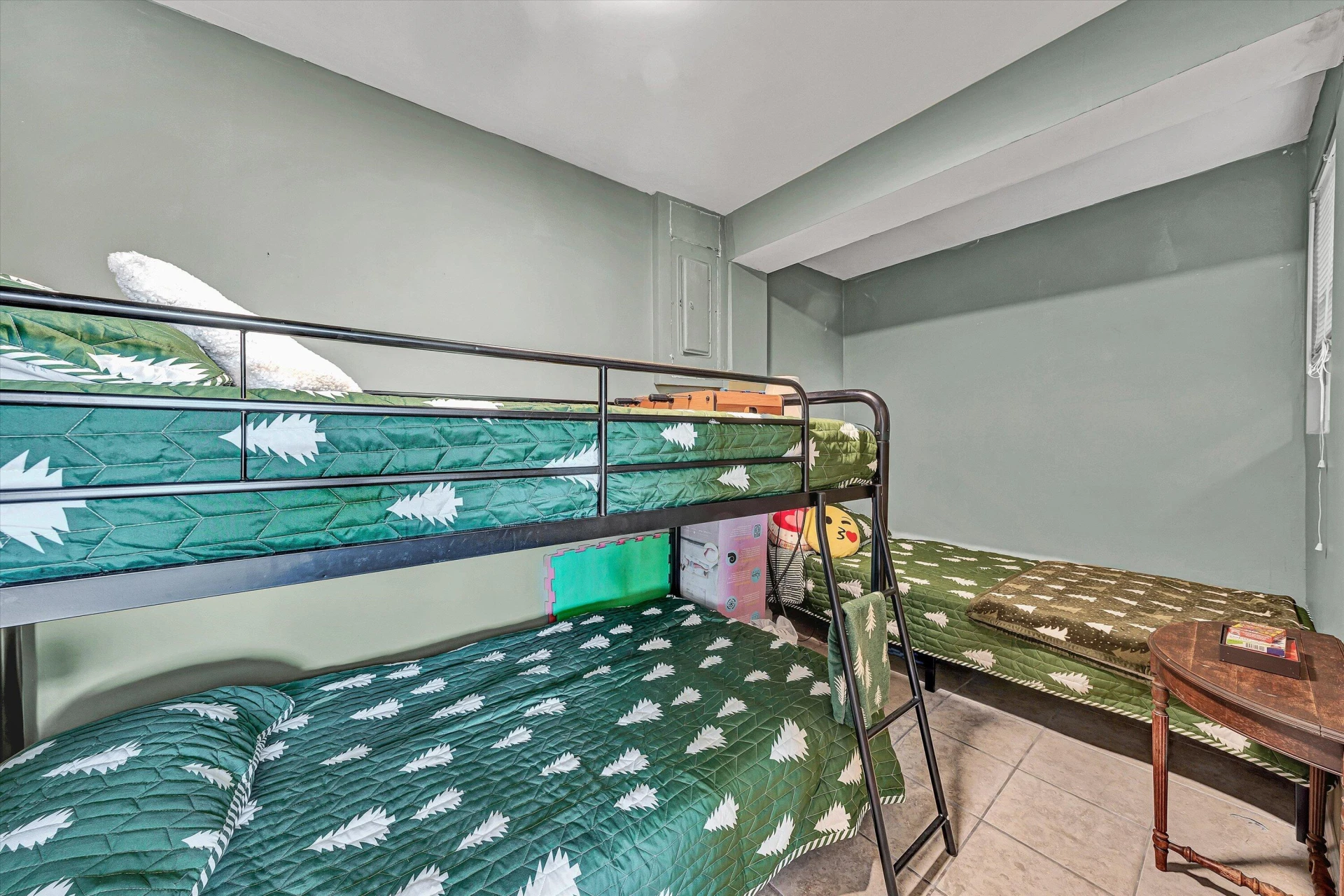 1351 Ellis RD - Photo 30