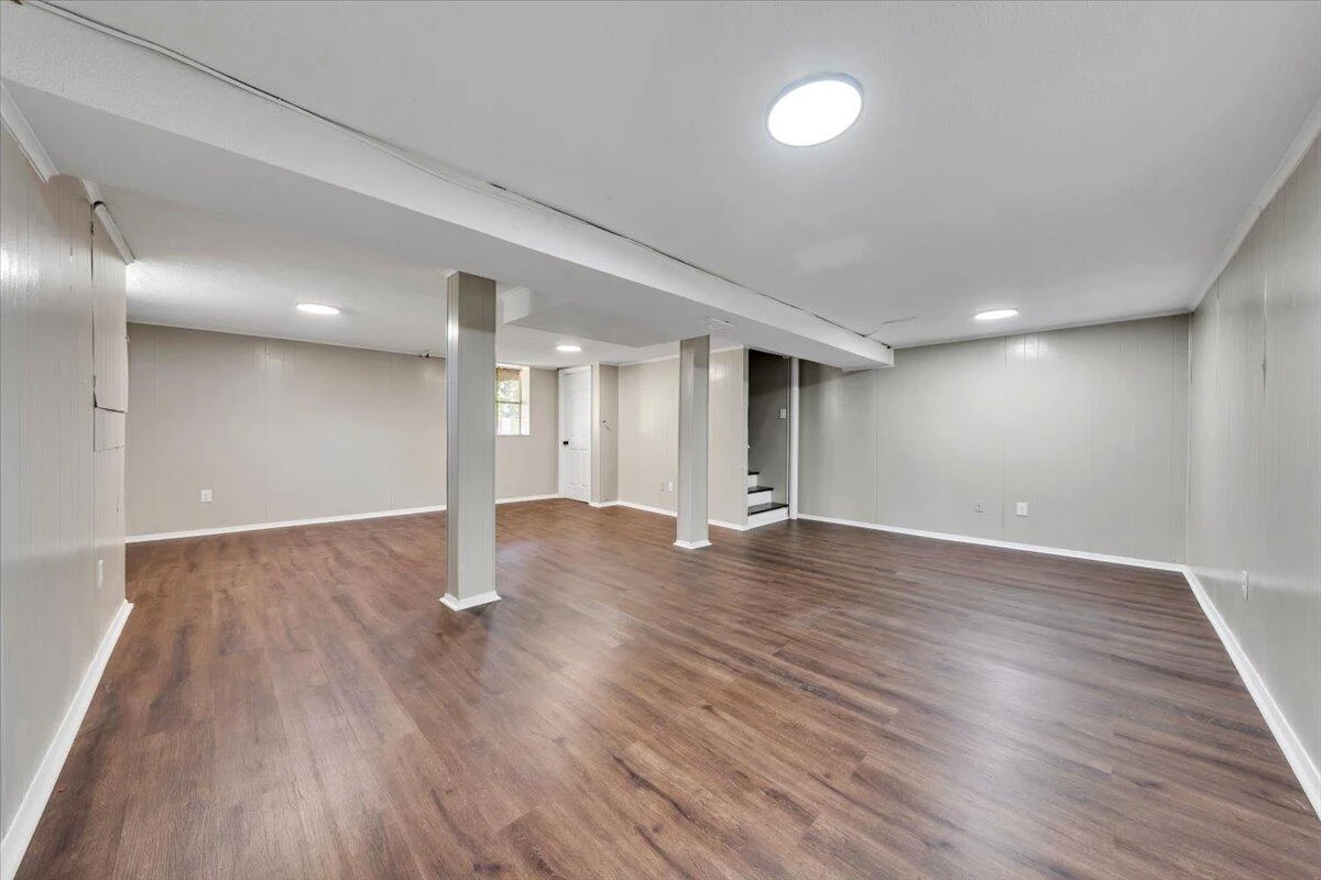 4417 Holmes ST NE - Photo 21