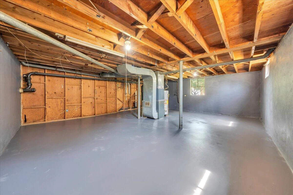 4417 Holmes ST NE - Photo 22