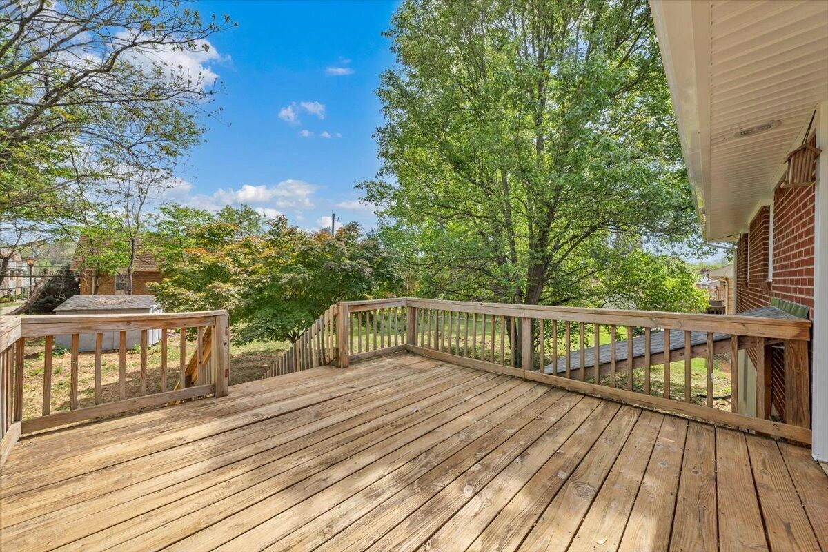 4417 Holmes ST NE - Photo 24