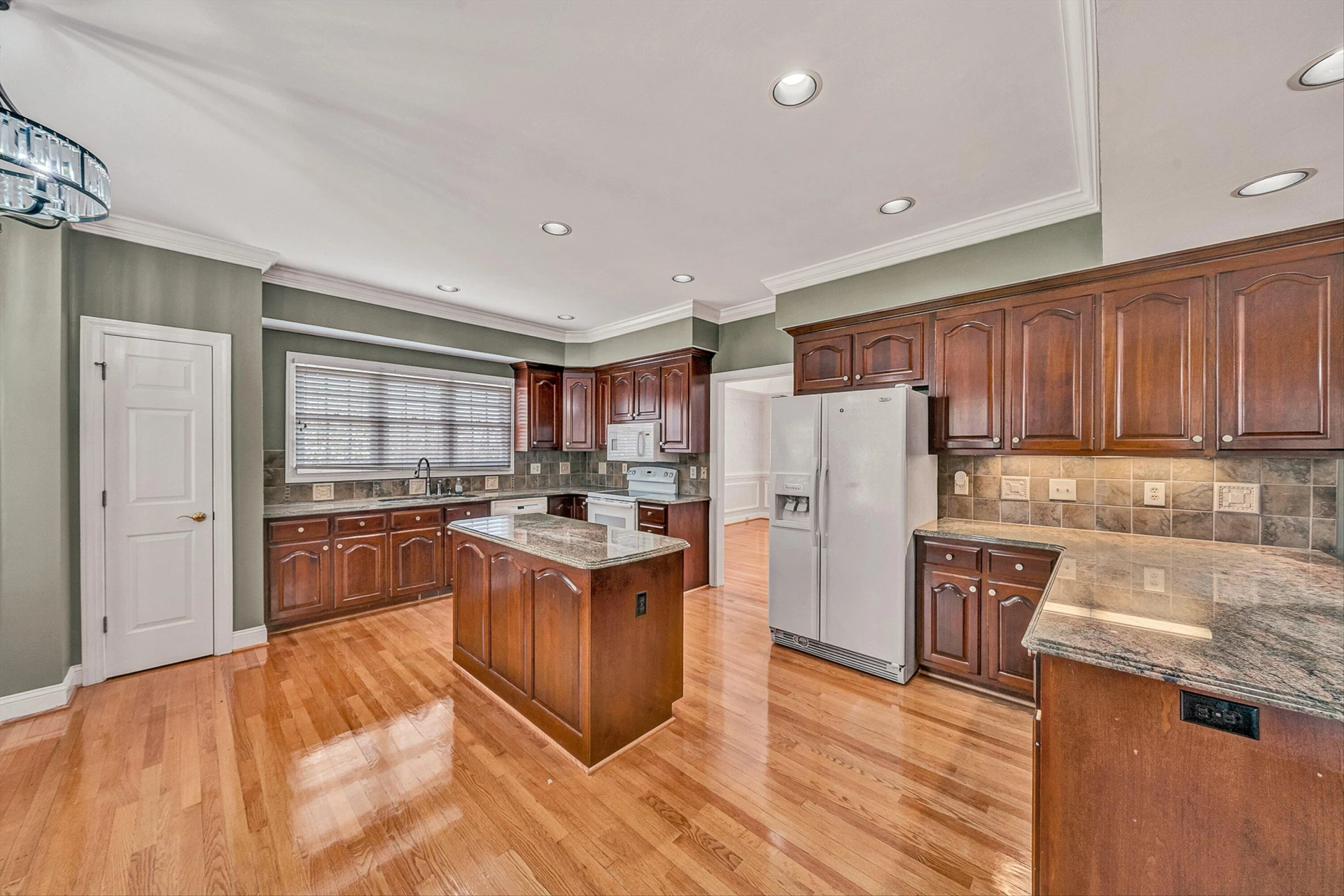 8317 Cardington DR - Photo 11