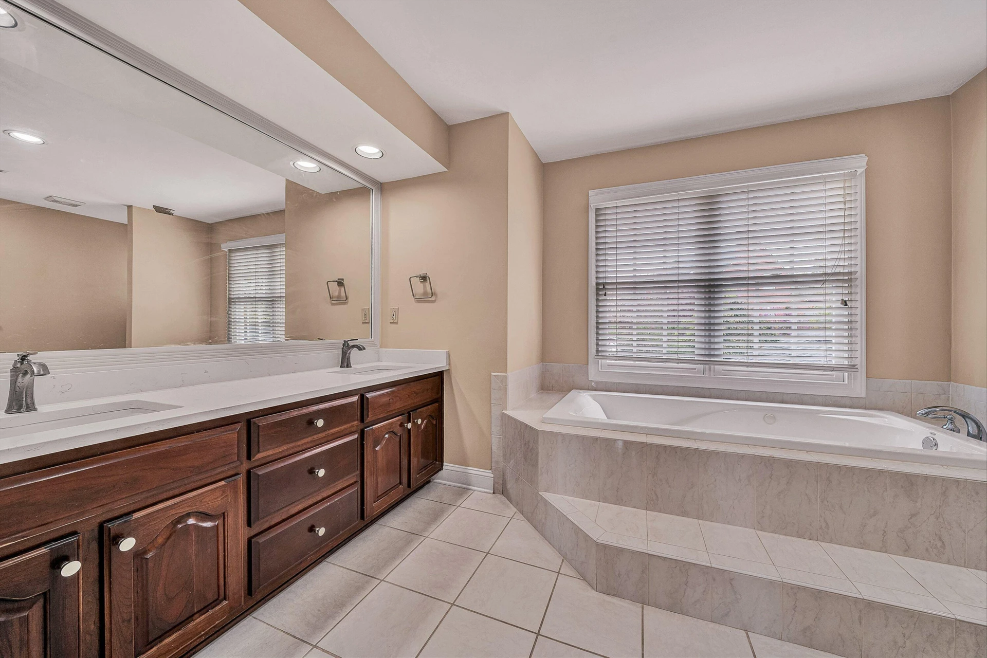 8317 Cardington DR - Photo 21