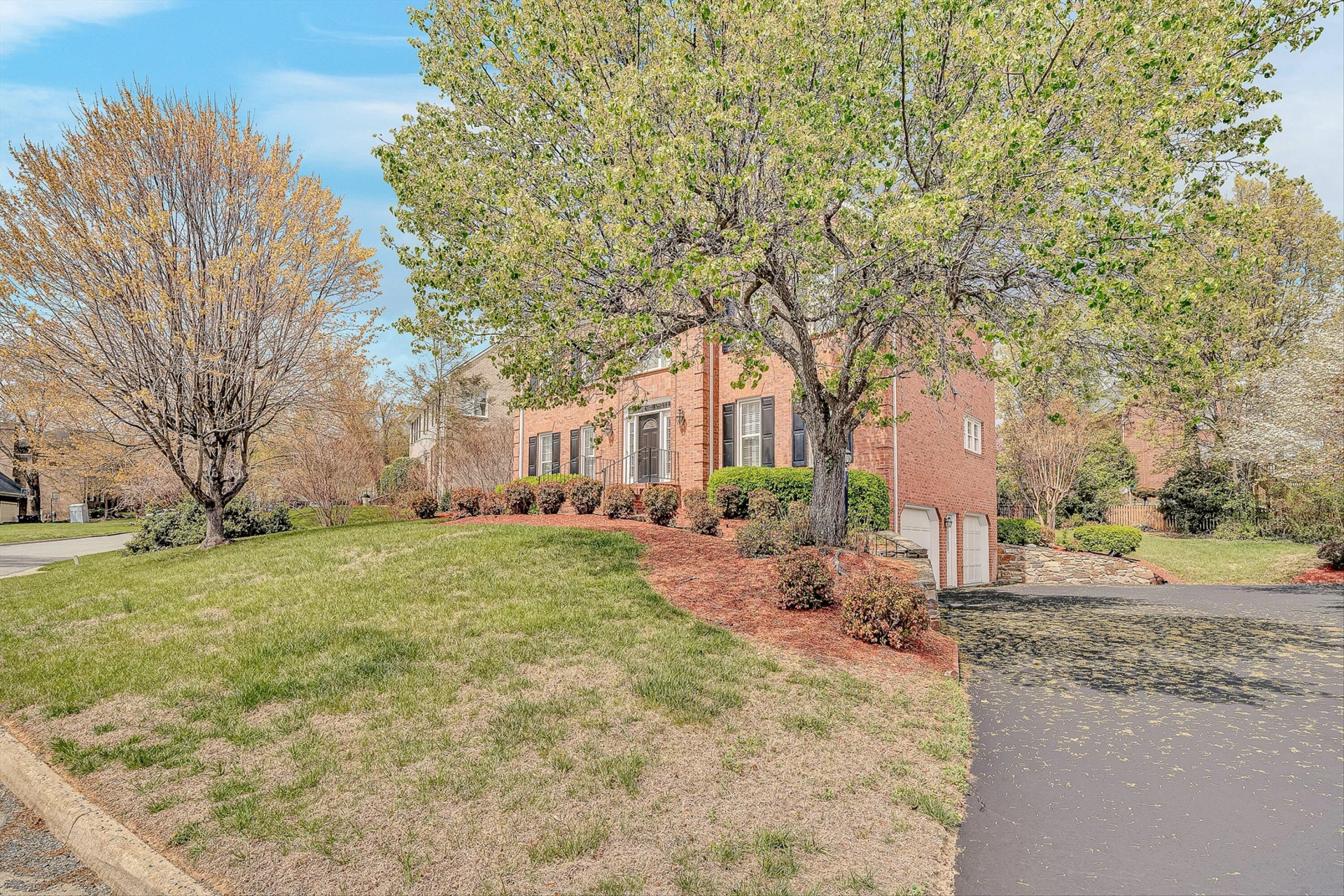 8317 Cardington DR - Photo 3