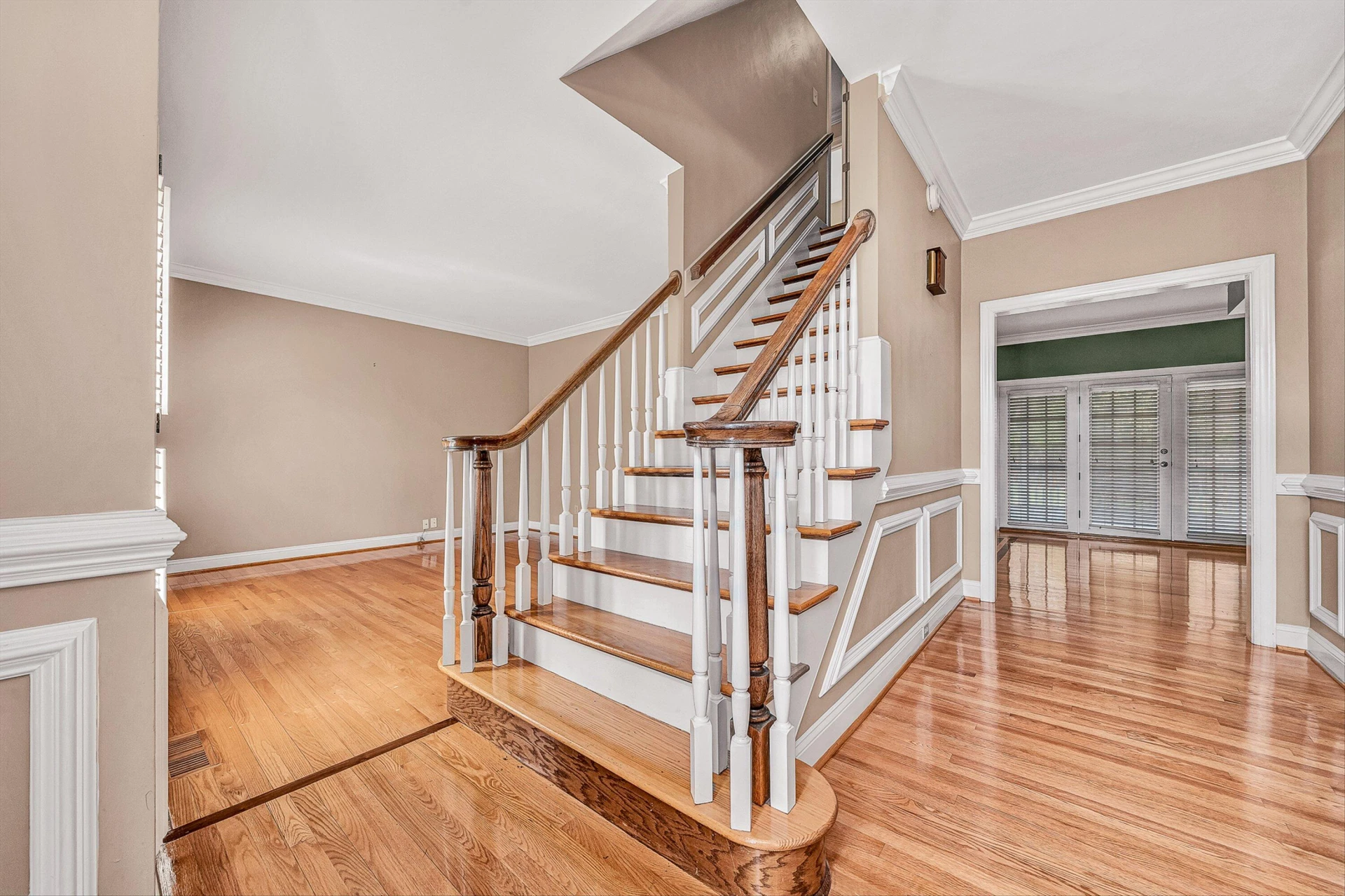 8317 Cardington DR - Photo 6
