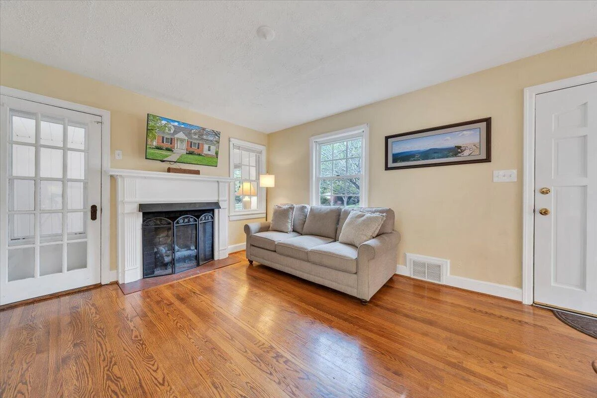2316 Fairway DR SW - Photo 7