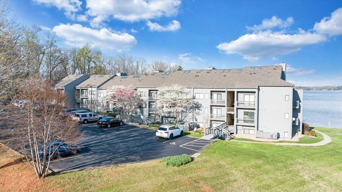 75 Woodbridge CIR #1114 - Photo 2