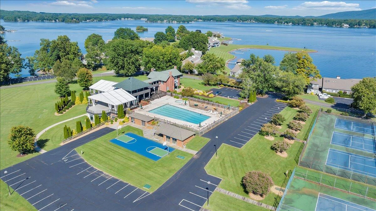 75 Woodbridge CIR #1114 - Photo 60