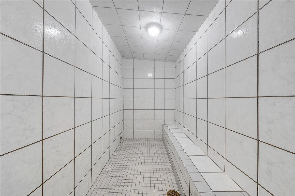 75 Woodbridge CIR #1114 - Photo 68
