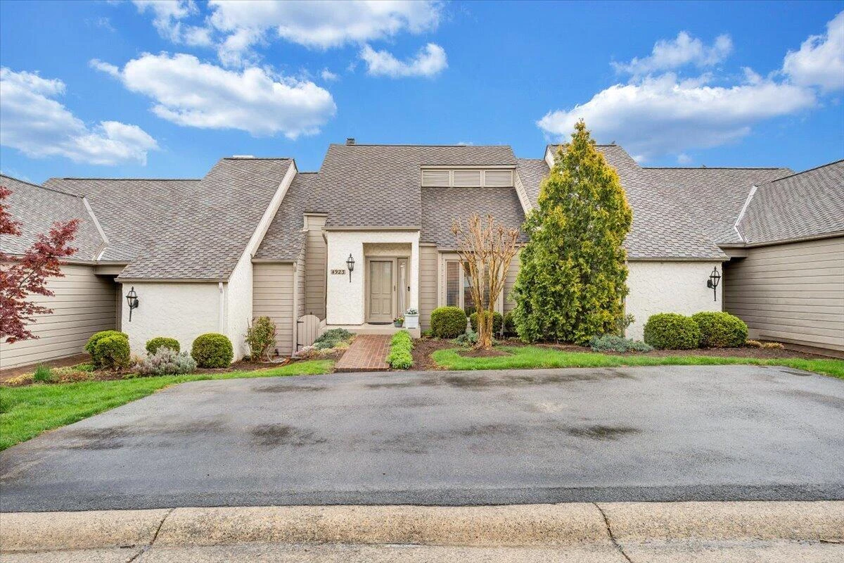 4923 Hunting Hills CT - Photo 52