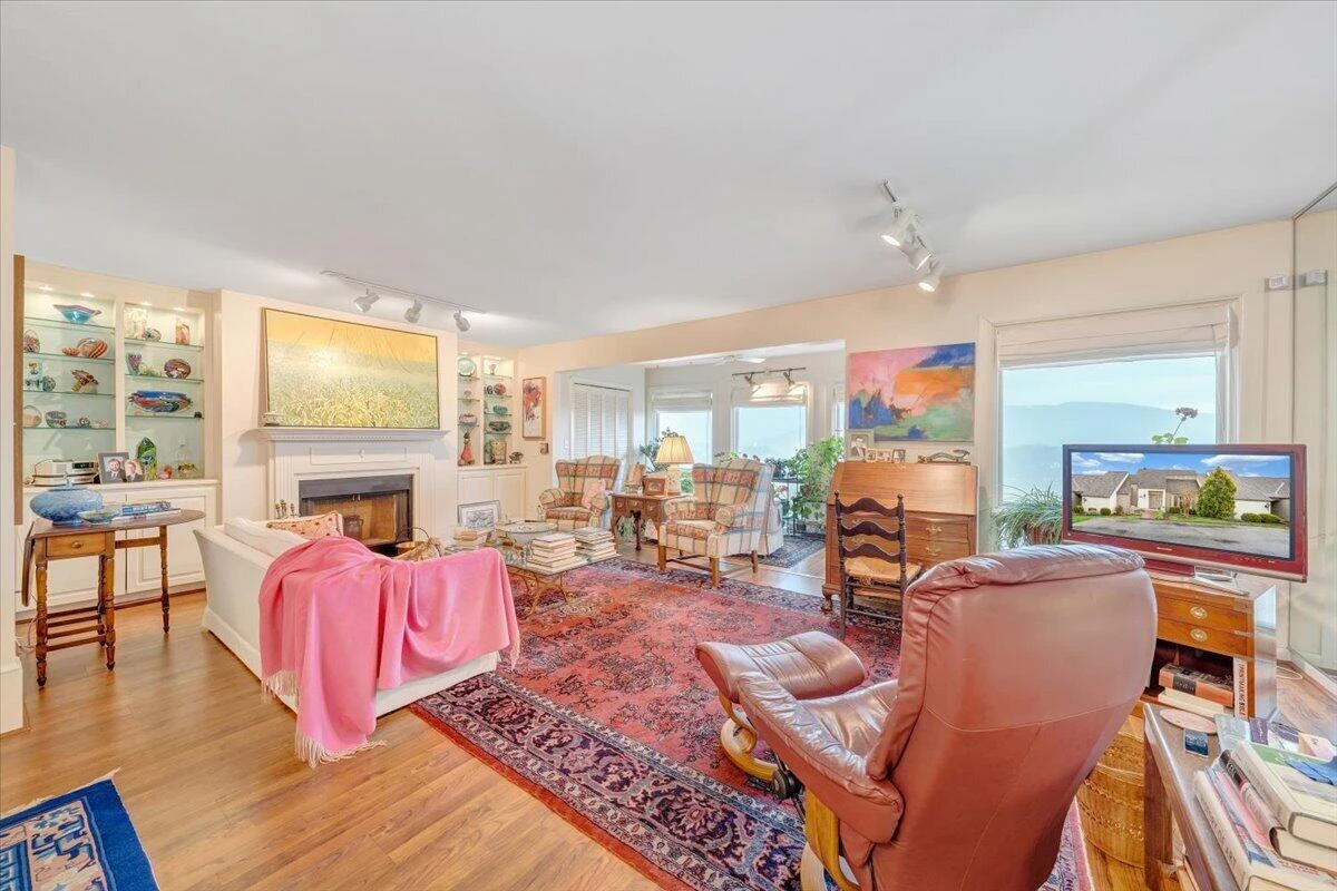 4923 Hunting Hills CT - Photo 8