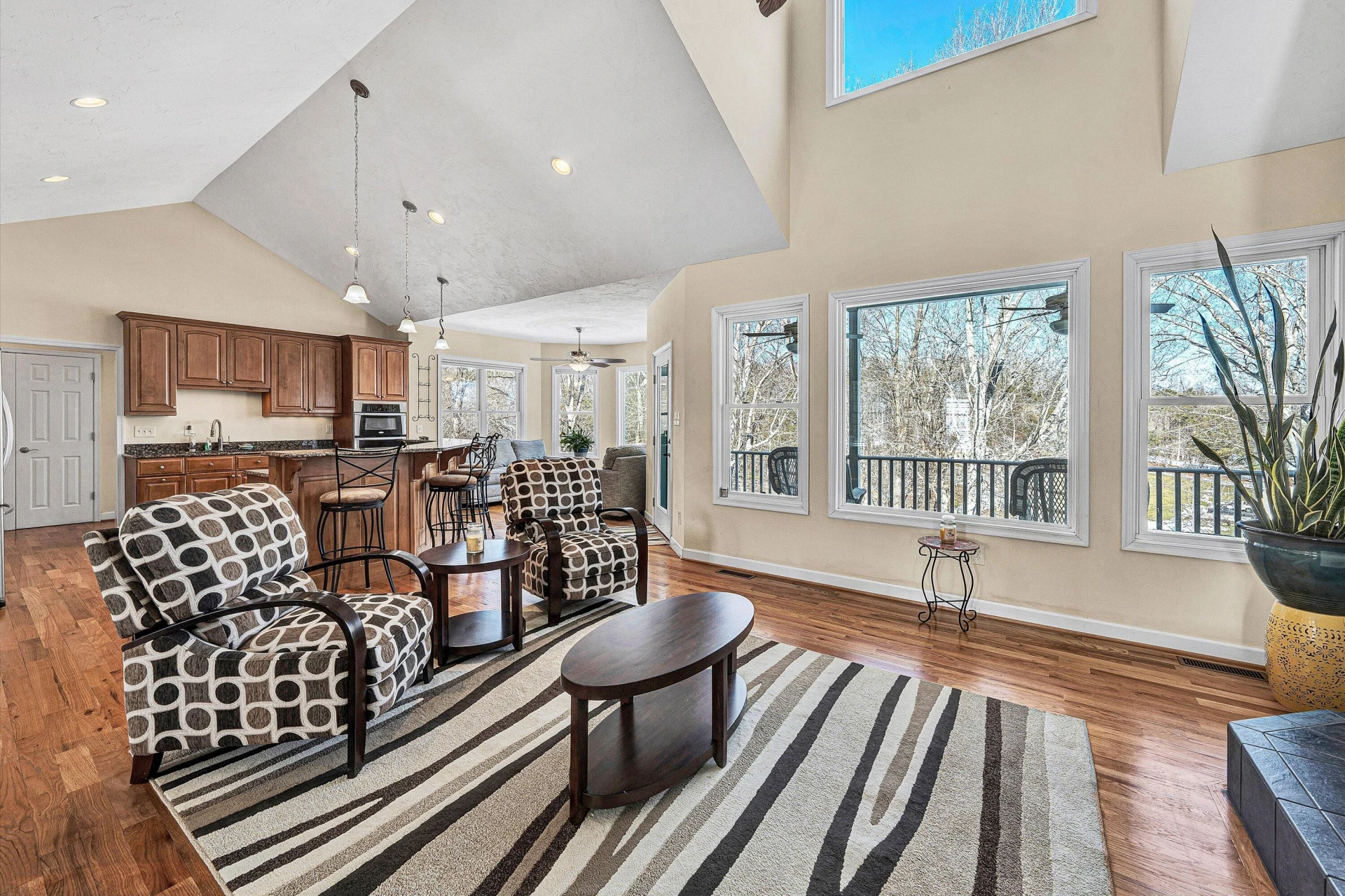353 Deerpath DR - Photo 14