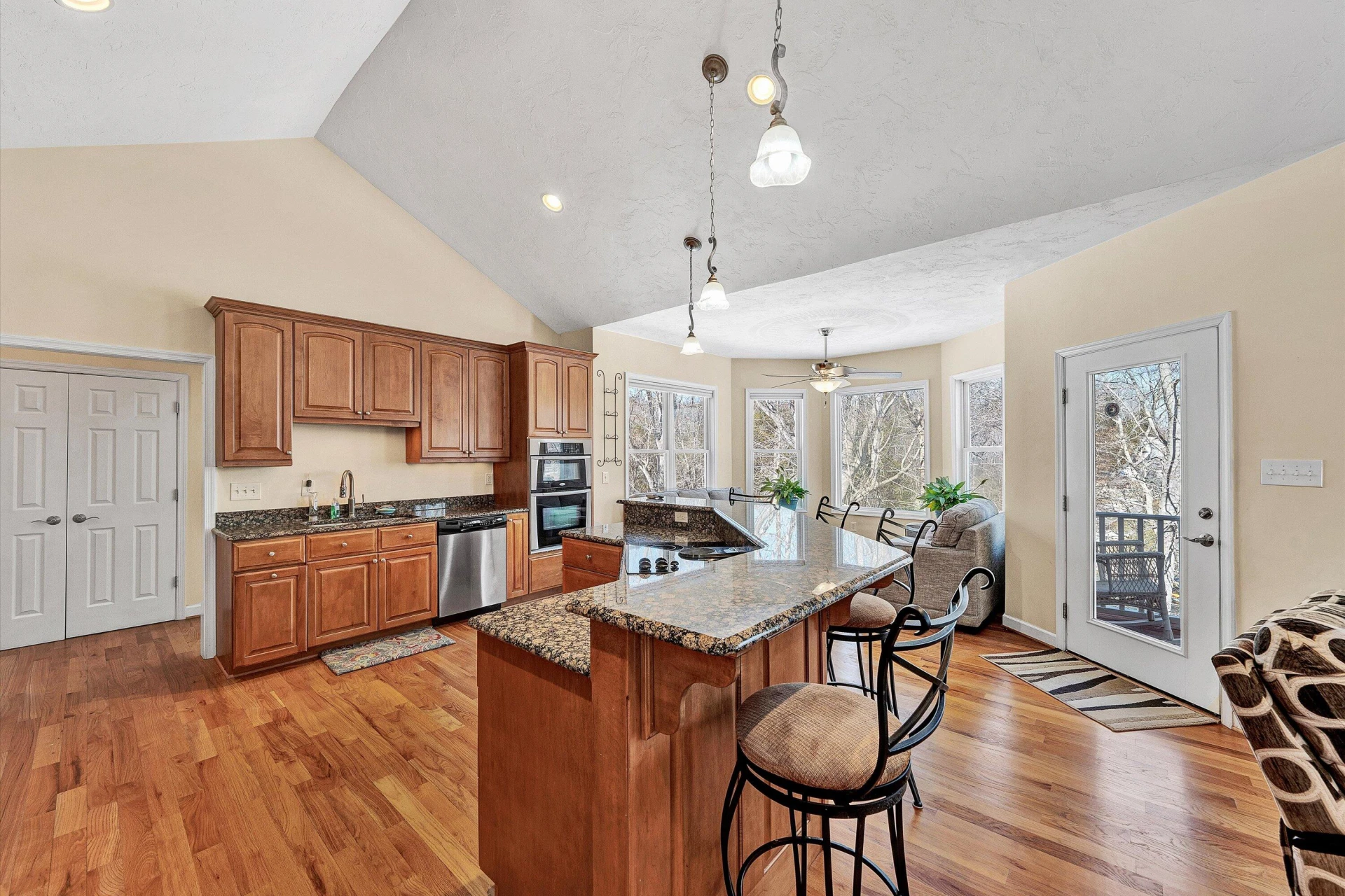 353 Deerpath DR - Photo 18