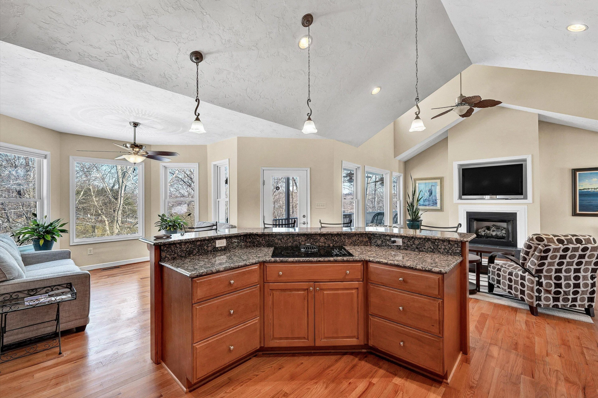 353 Deerpath DR - Photo 19