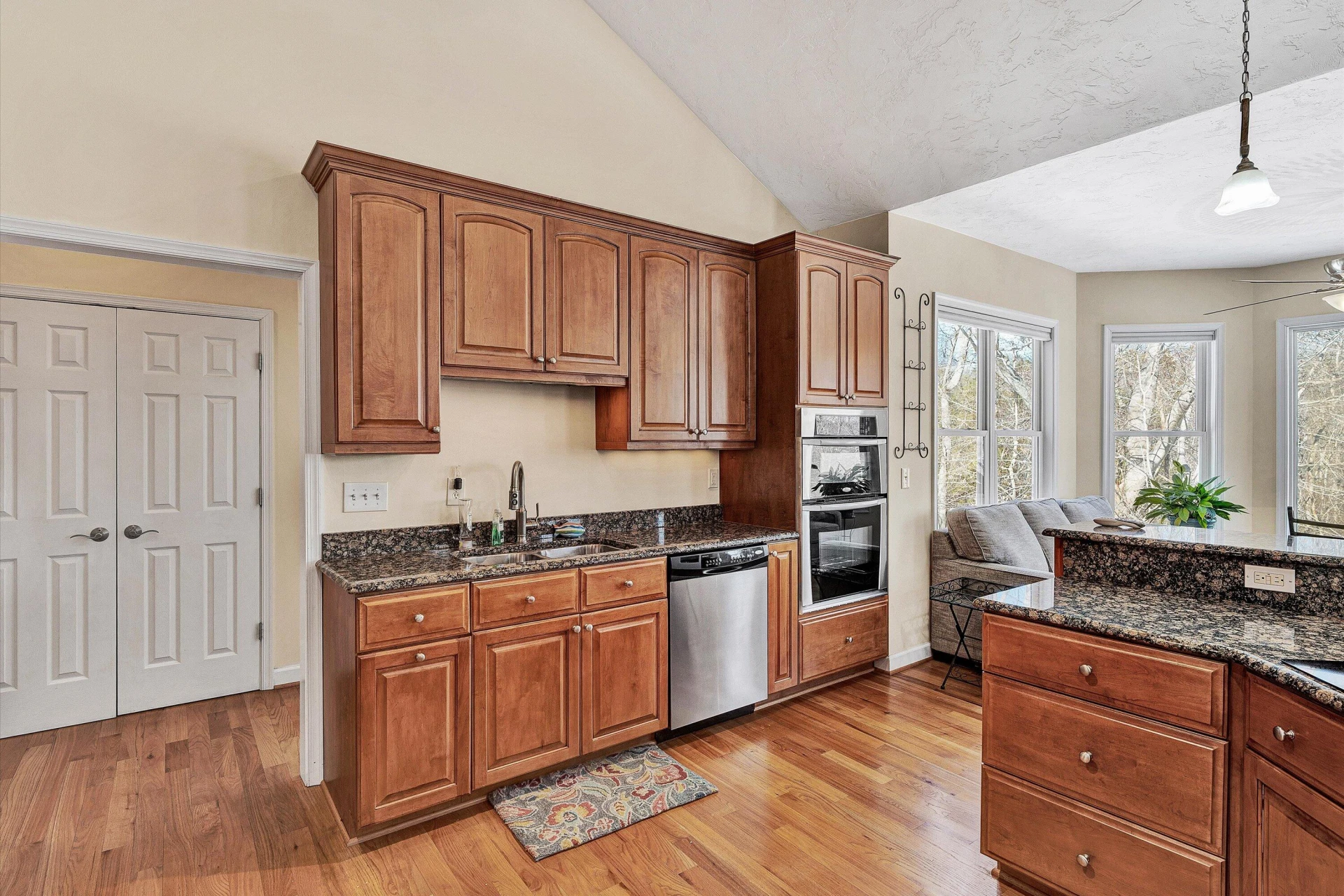 353 Deerpath DR - Photo 20
