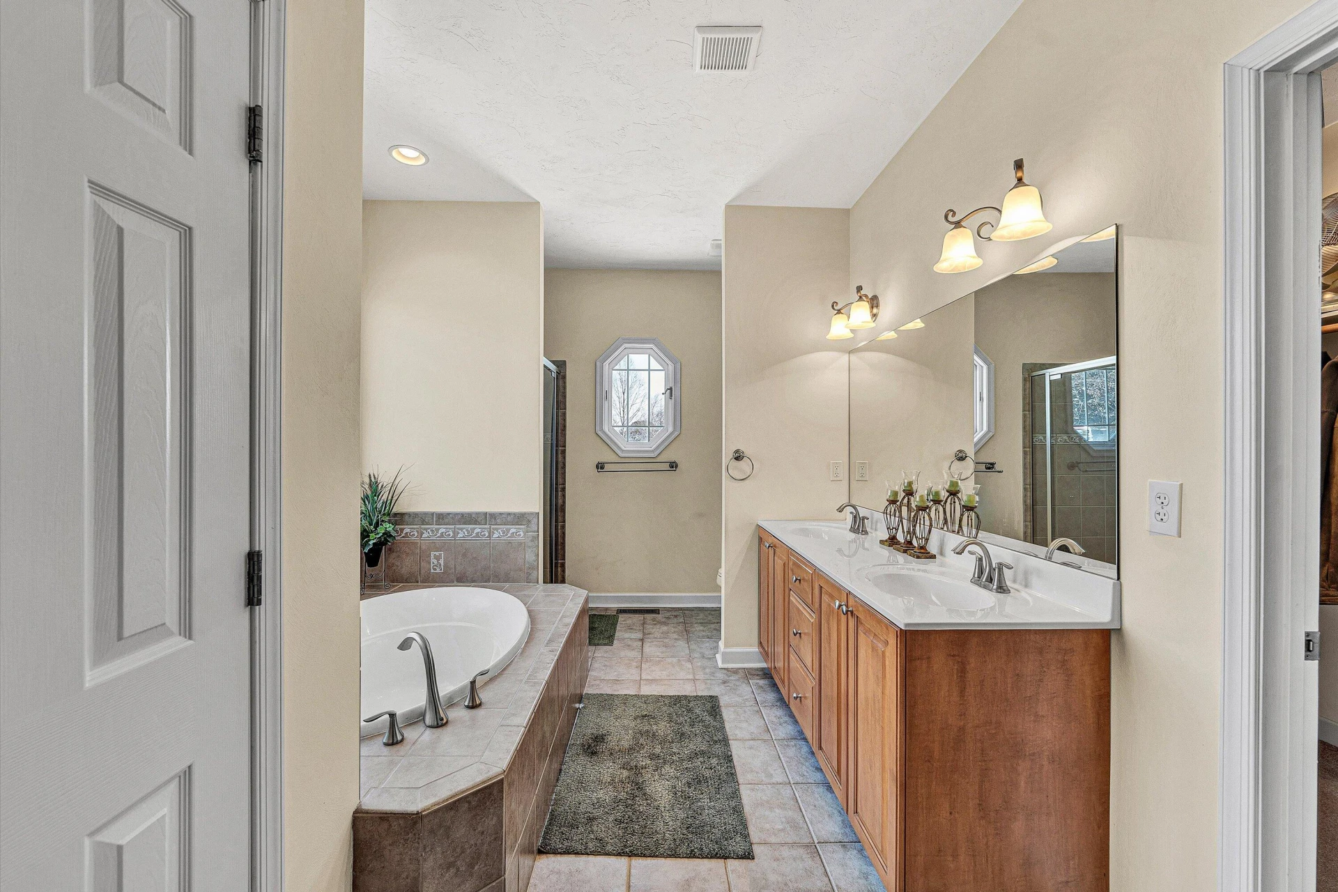 353 Deerpath DR - Photo 29