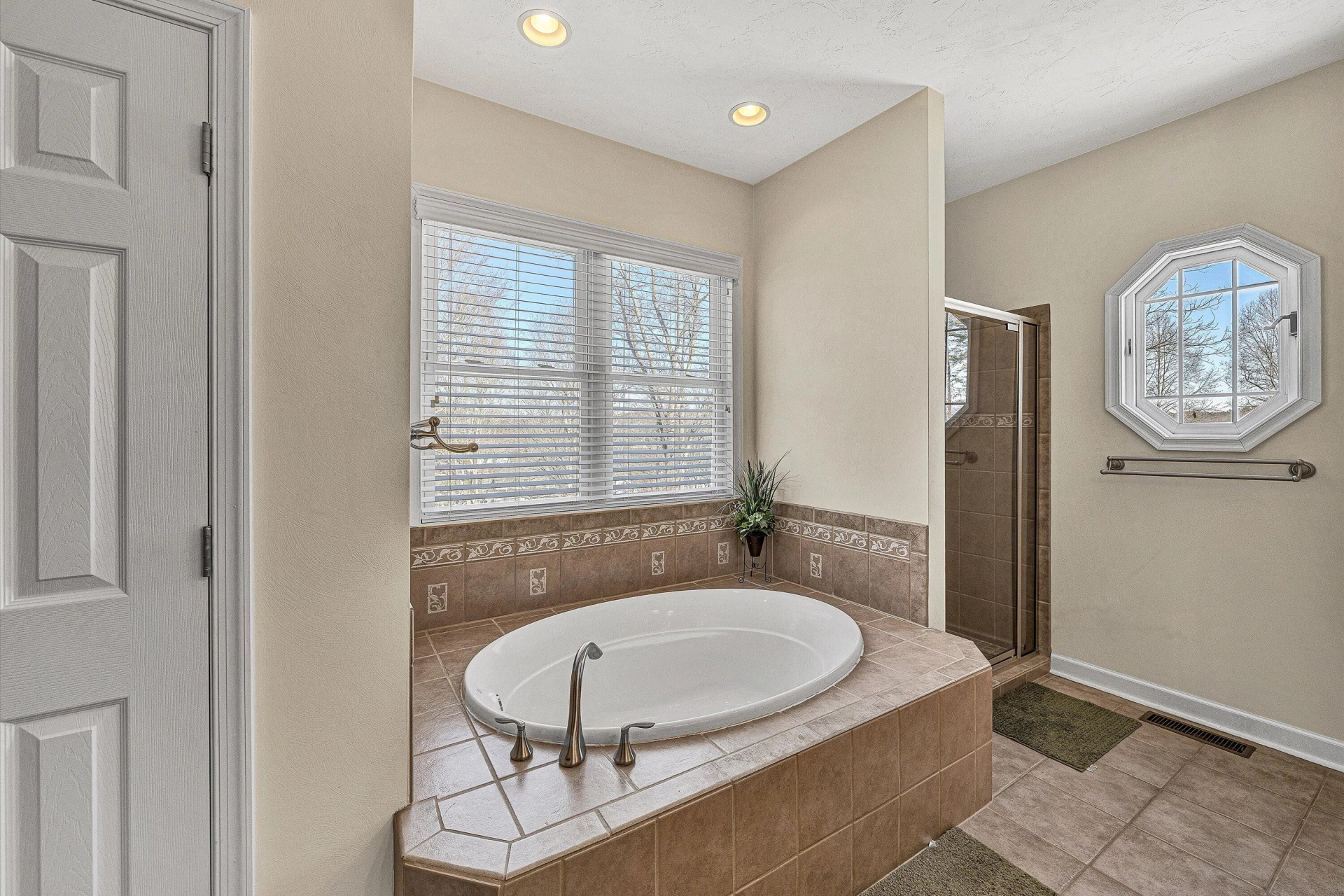 353 Deerpath DR - Photo 30
