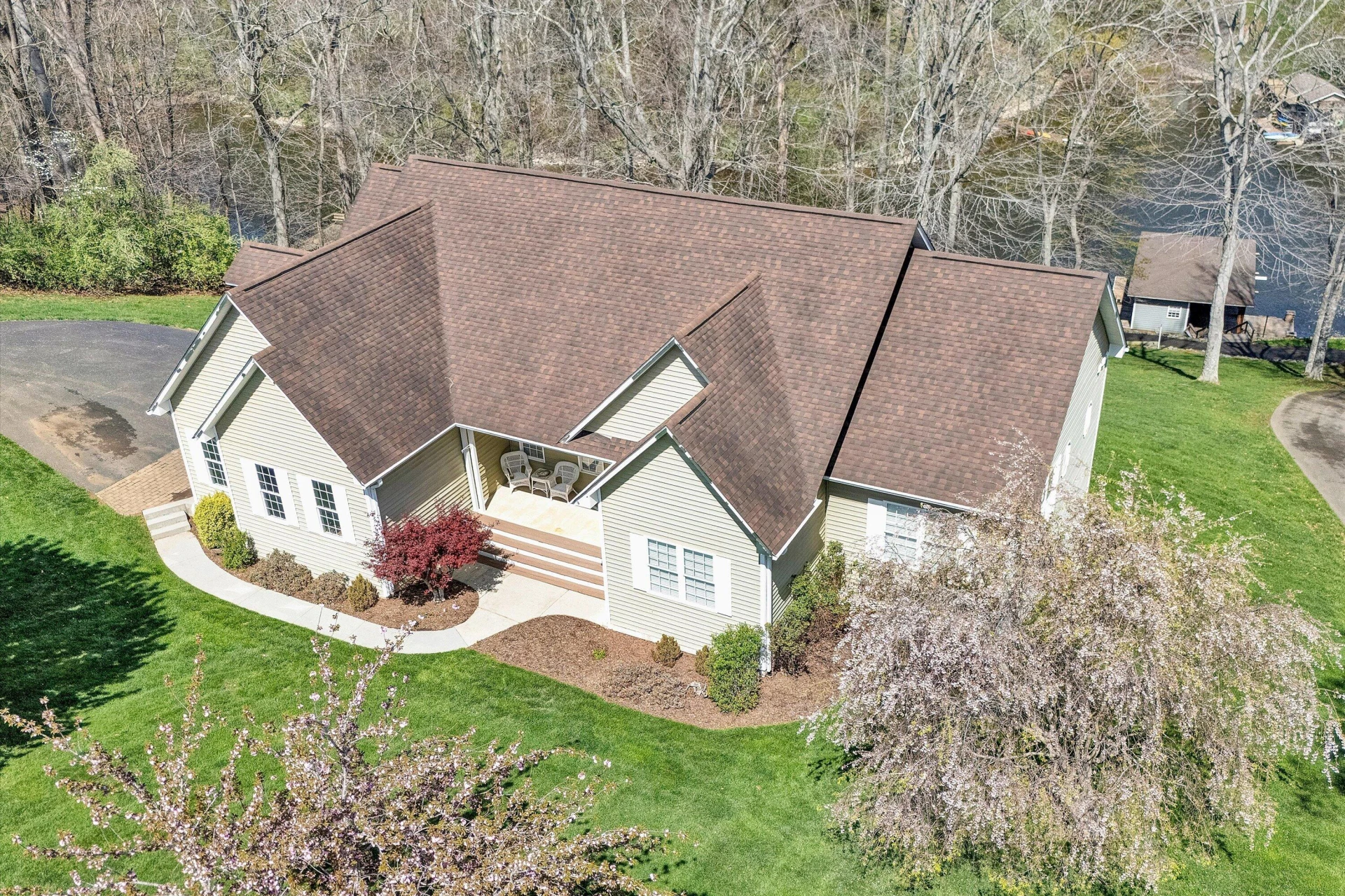 353 Deerpath DR - Photo 4