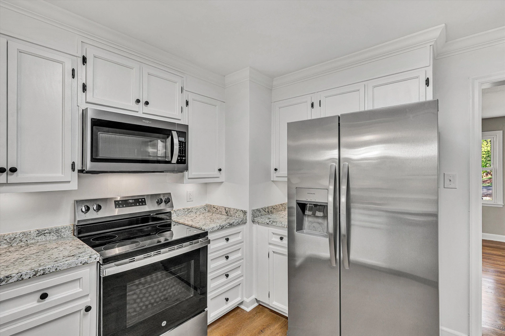 2209 Byrd AVE NE - Photo 10