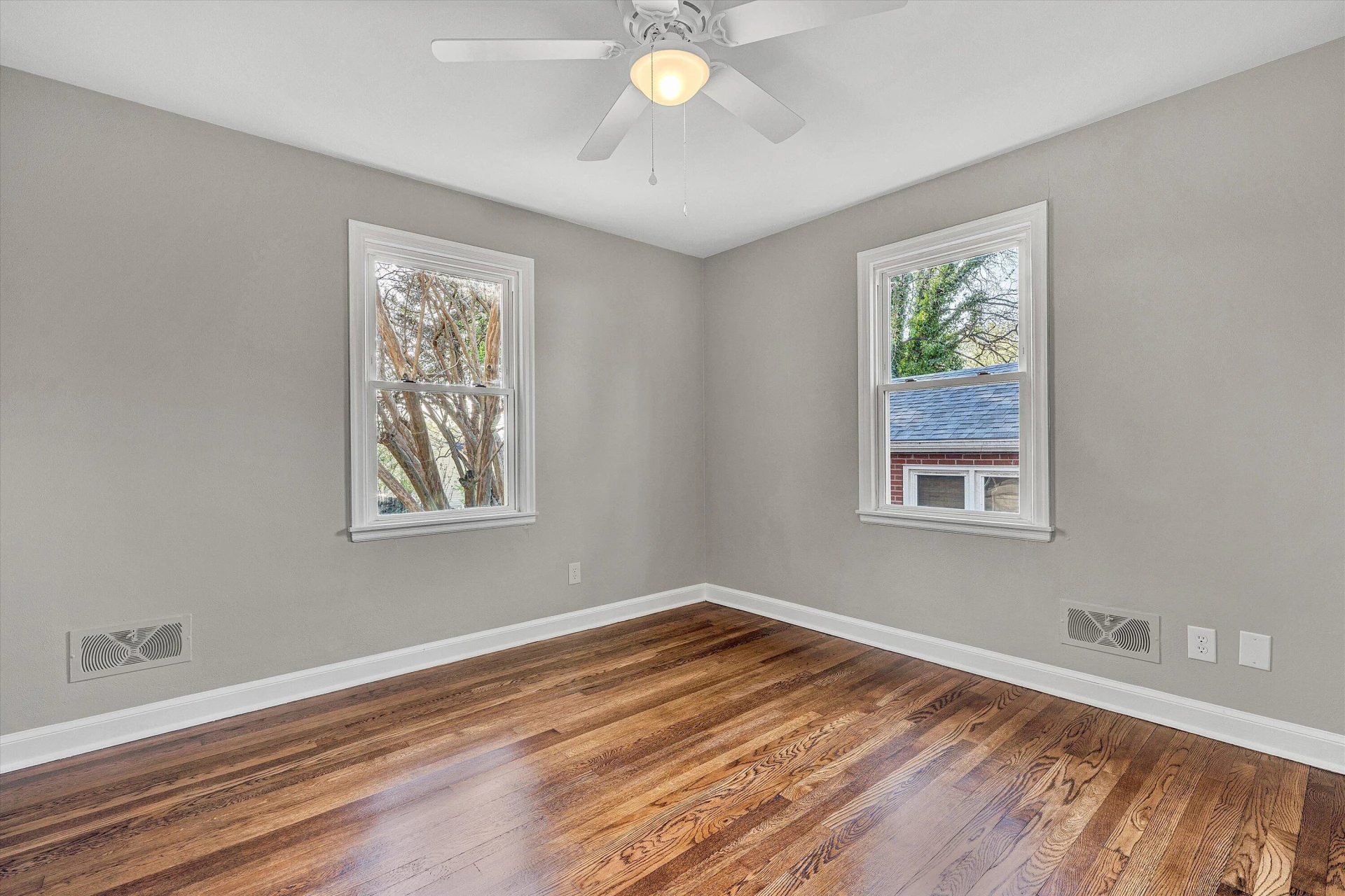2209 Byrd AVE NE - Photo 13
