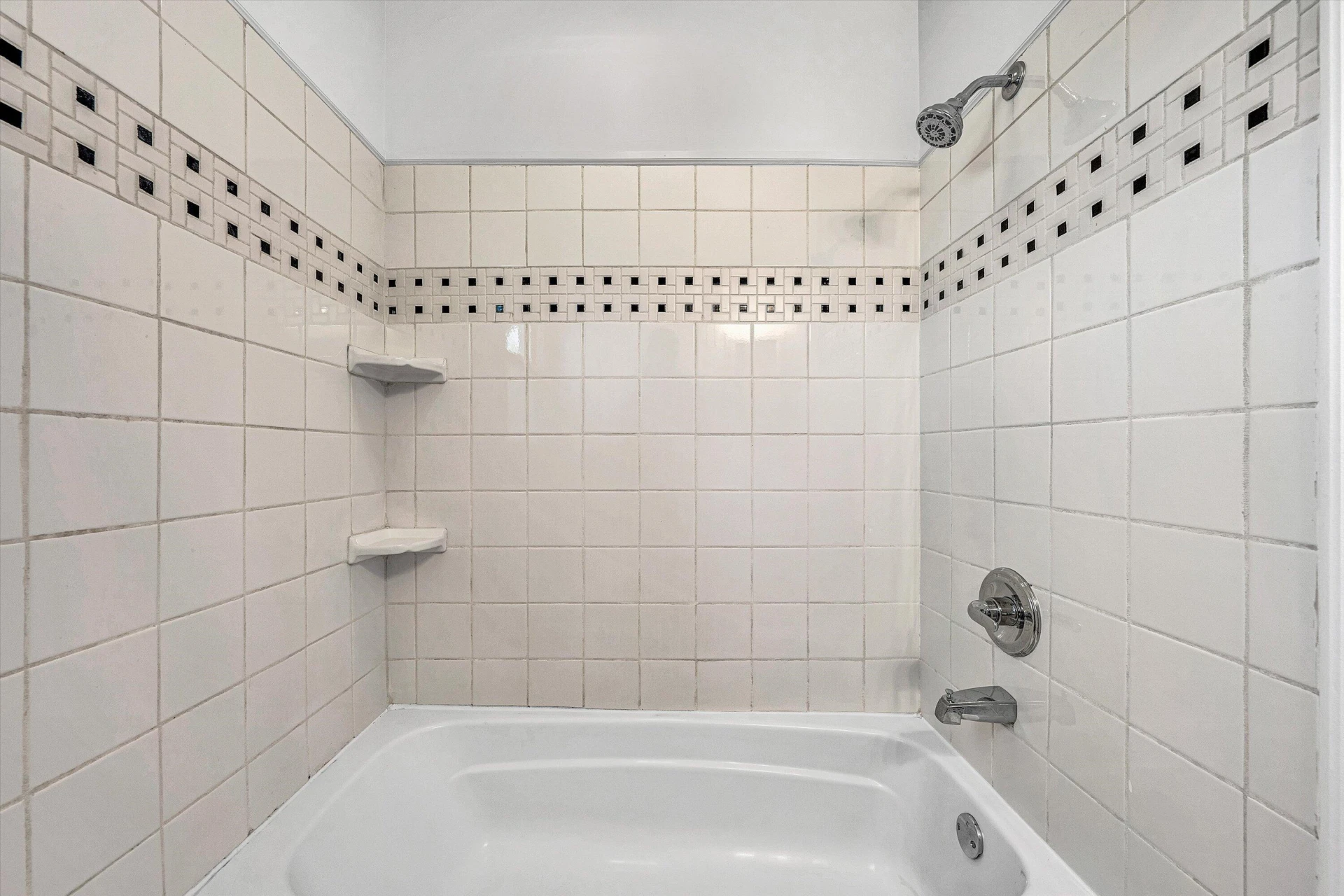 2209 Byrd AVE NE - Photo 16
