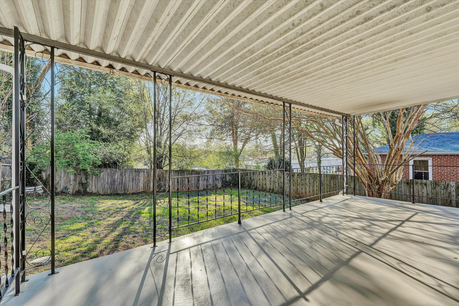 2209 Byrd AVE NE - Photo 17