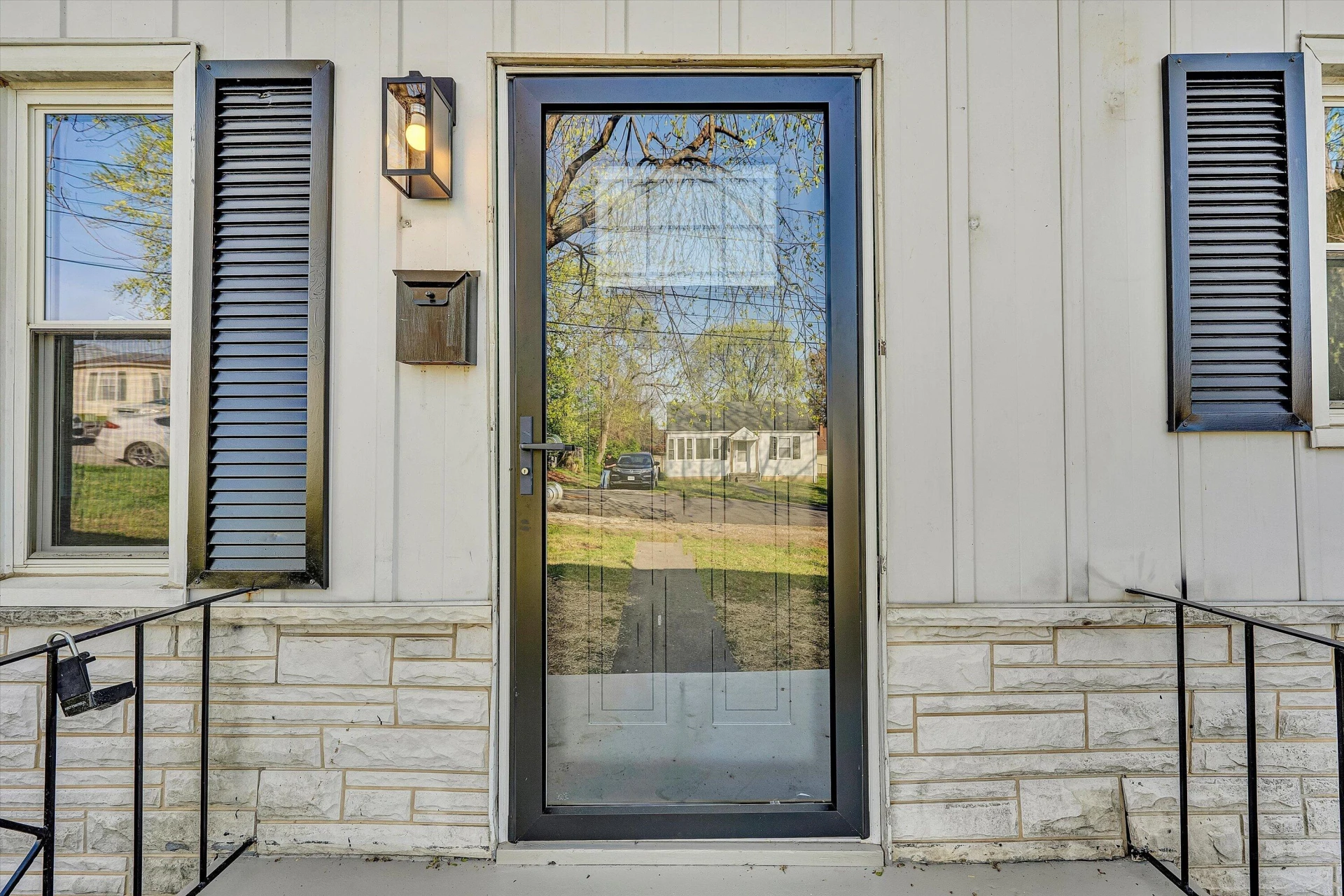 2209 Byrd AVE NE - Photo 4
