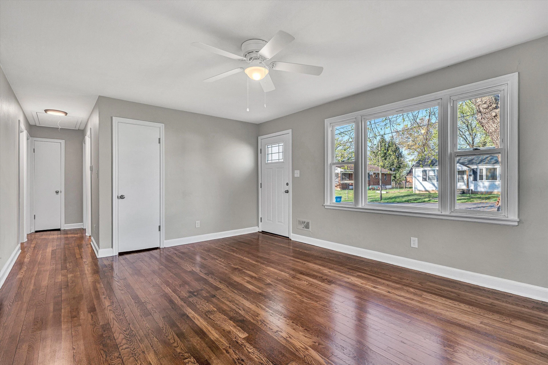 2209 Byrd AVE NE - Photo 6