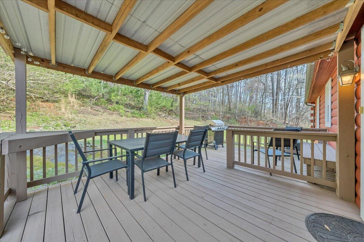 565 Donald AVE - Photo 17