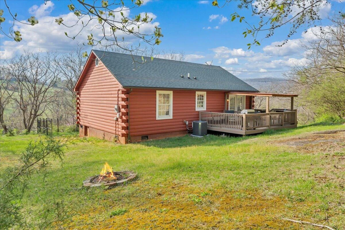 565 Donald AVE - Photo 22