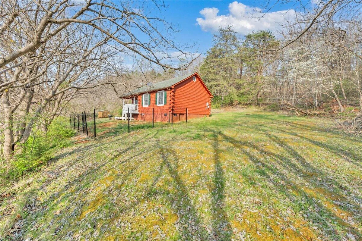 565 Donald AVE - Photo 25