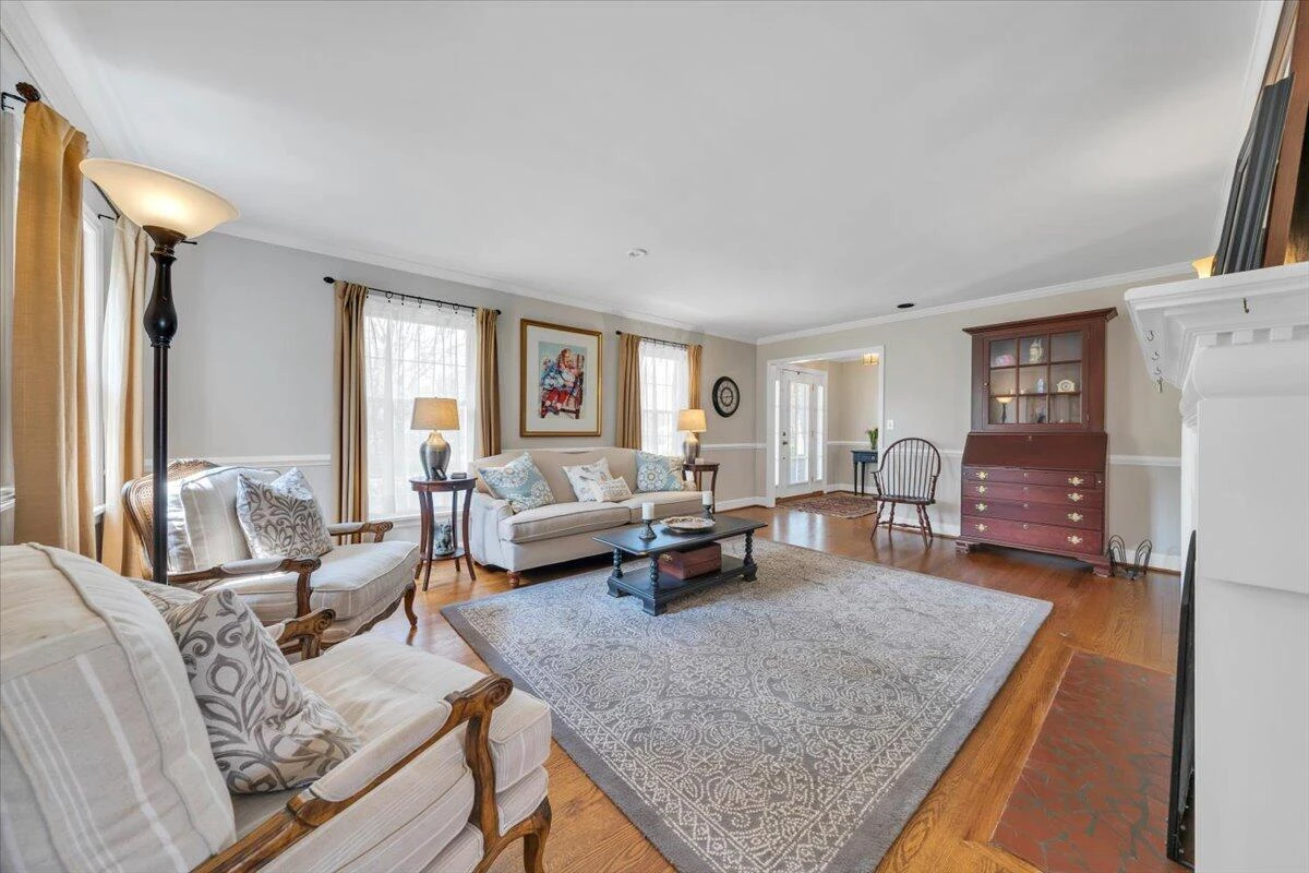 702 Marion LN - Photo 11