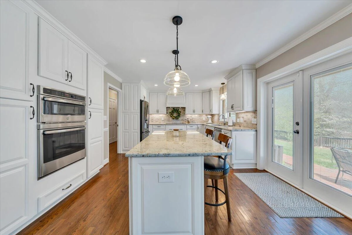 702 Marion LN - Photo 16