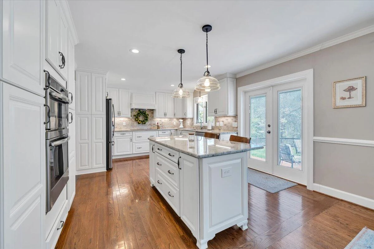 702 Marion LN - Photo 17
