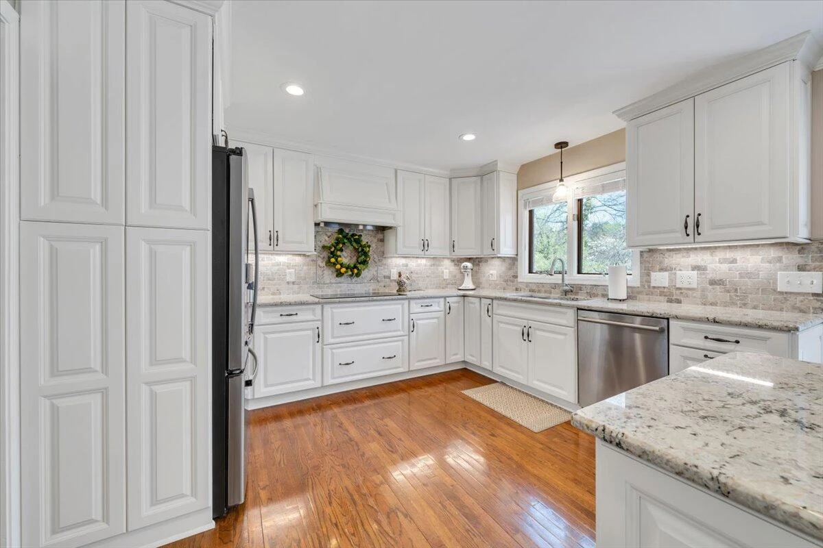 702 Marion LN - Photo 19