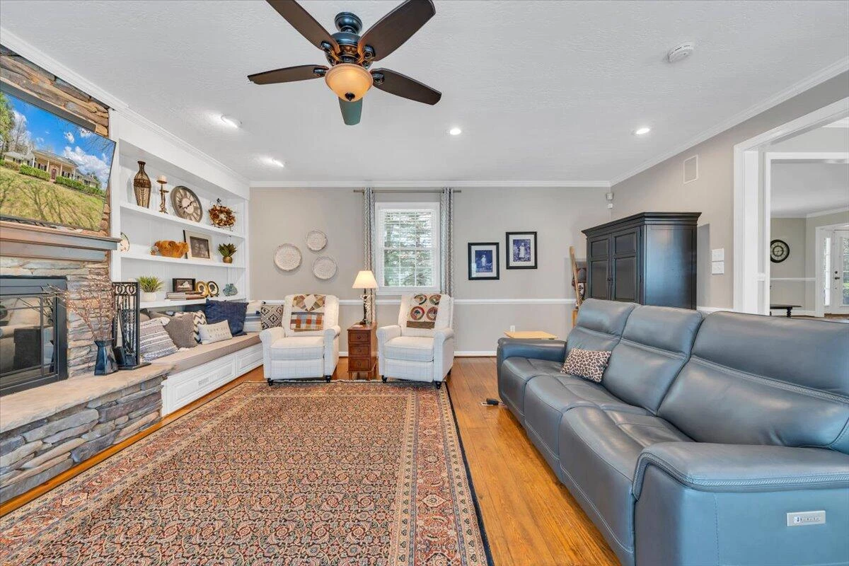 702 Marion LN - Photo 23