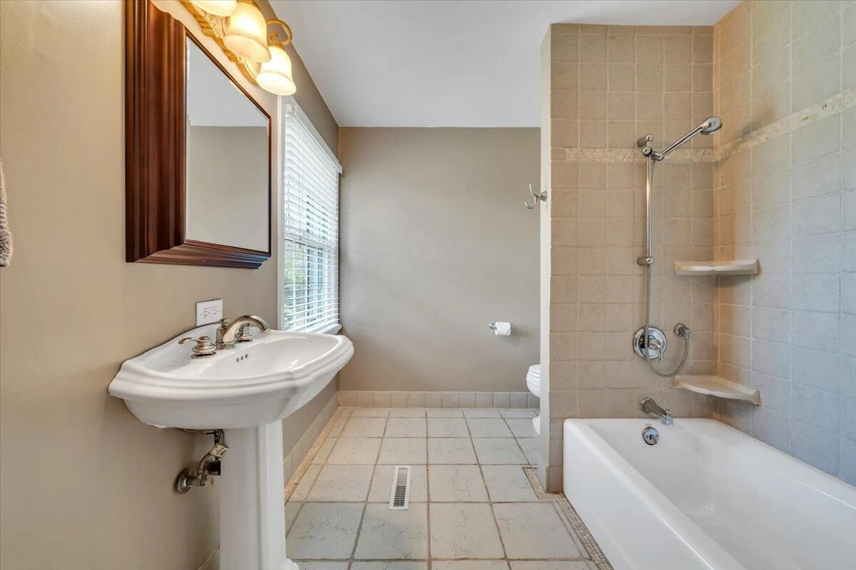 702 Marion LN - Photo 35