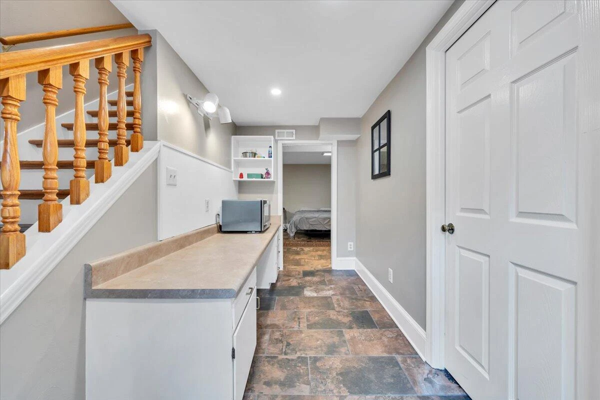 702 Marion LN - Photo 36