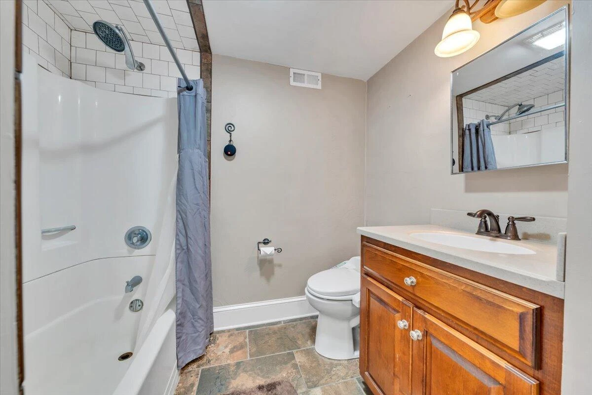 702 Marion LN - Photo 40
