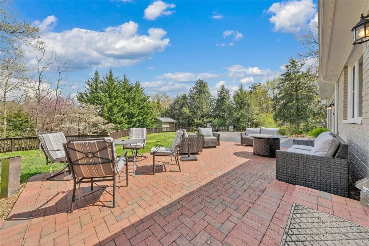 702 Marion LN - Photo 45