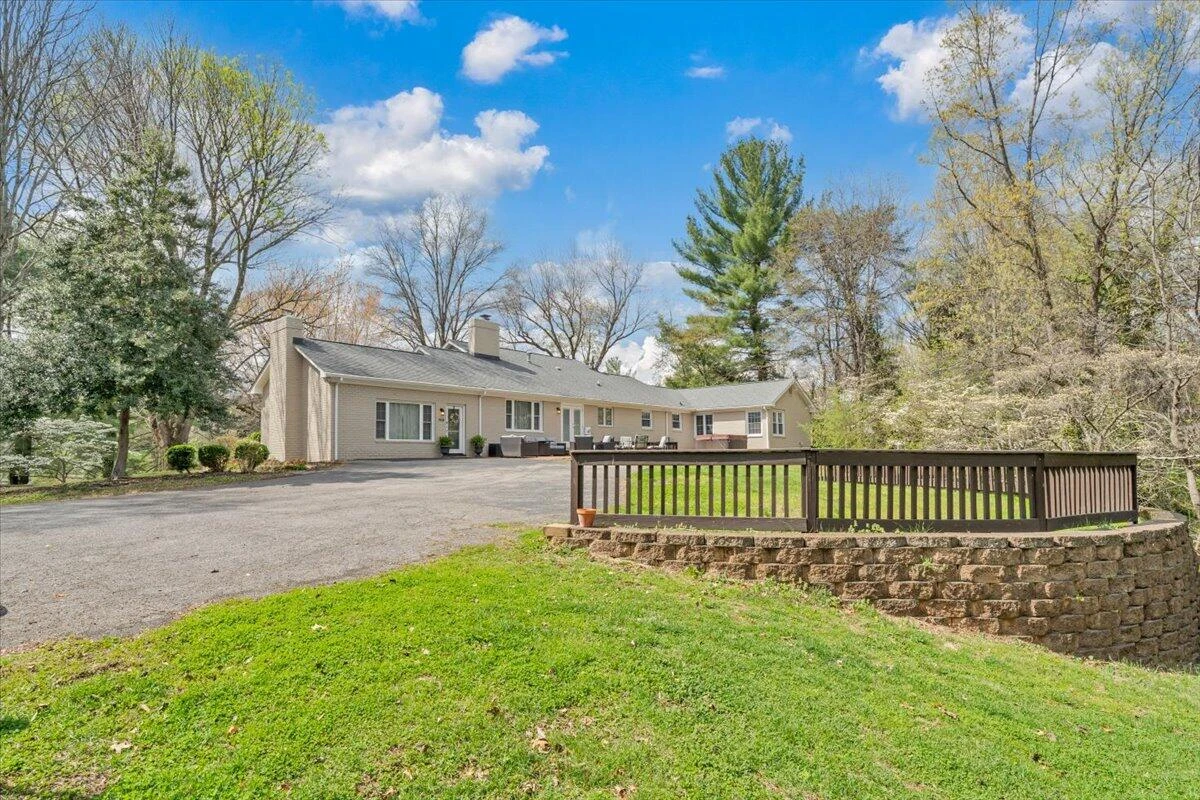 702 Marion LN - Photo 47