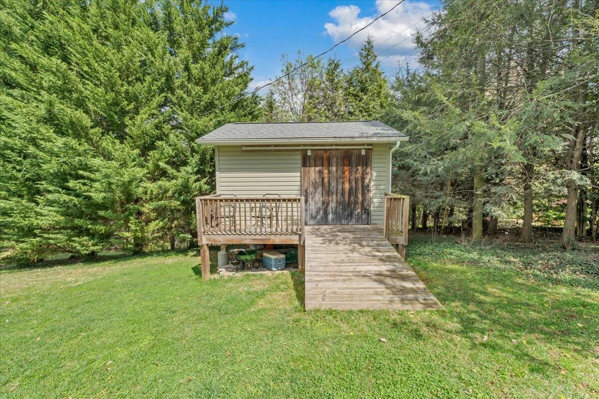 702 Marion LN - Photo 48